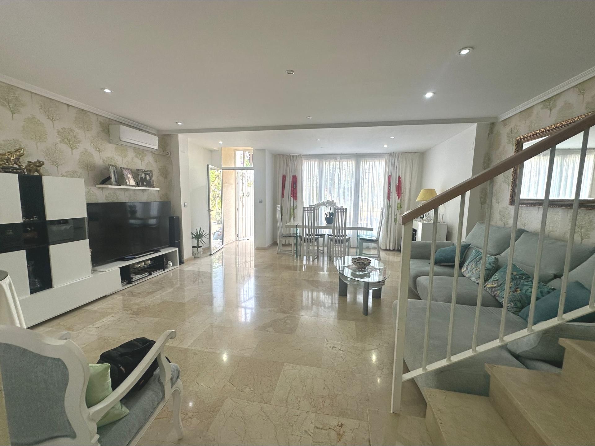 Sala d'estar de Casa o xalet en venda en Monforte del Cid amb Aire condicionat, Calefacció i Jardí privat
