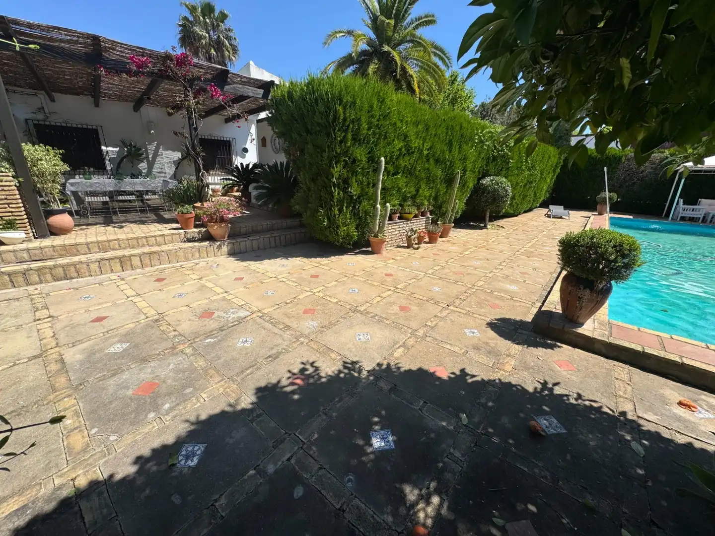 Vista exterior de Casa o chalet en venta en Dos Hermanas con Aire acondicionado, Jardín privado y Trastero