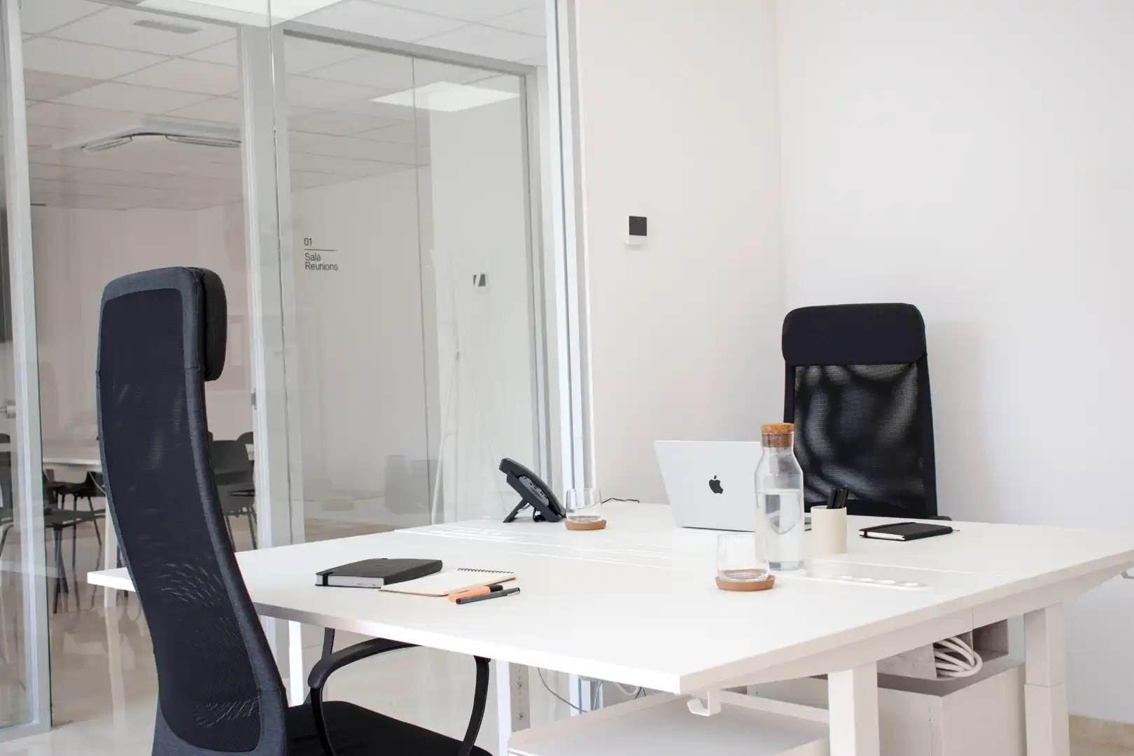 Büro zur Miete in Barcelona mit Klimaanlage, Heizung und Abstellraum
