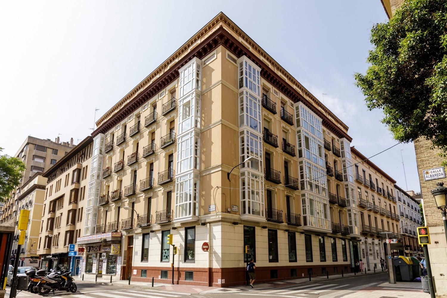 Exterior view of Flat for sale in  Zaragoza Capital  with Air Conditioner, Heating and Terrace