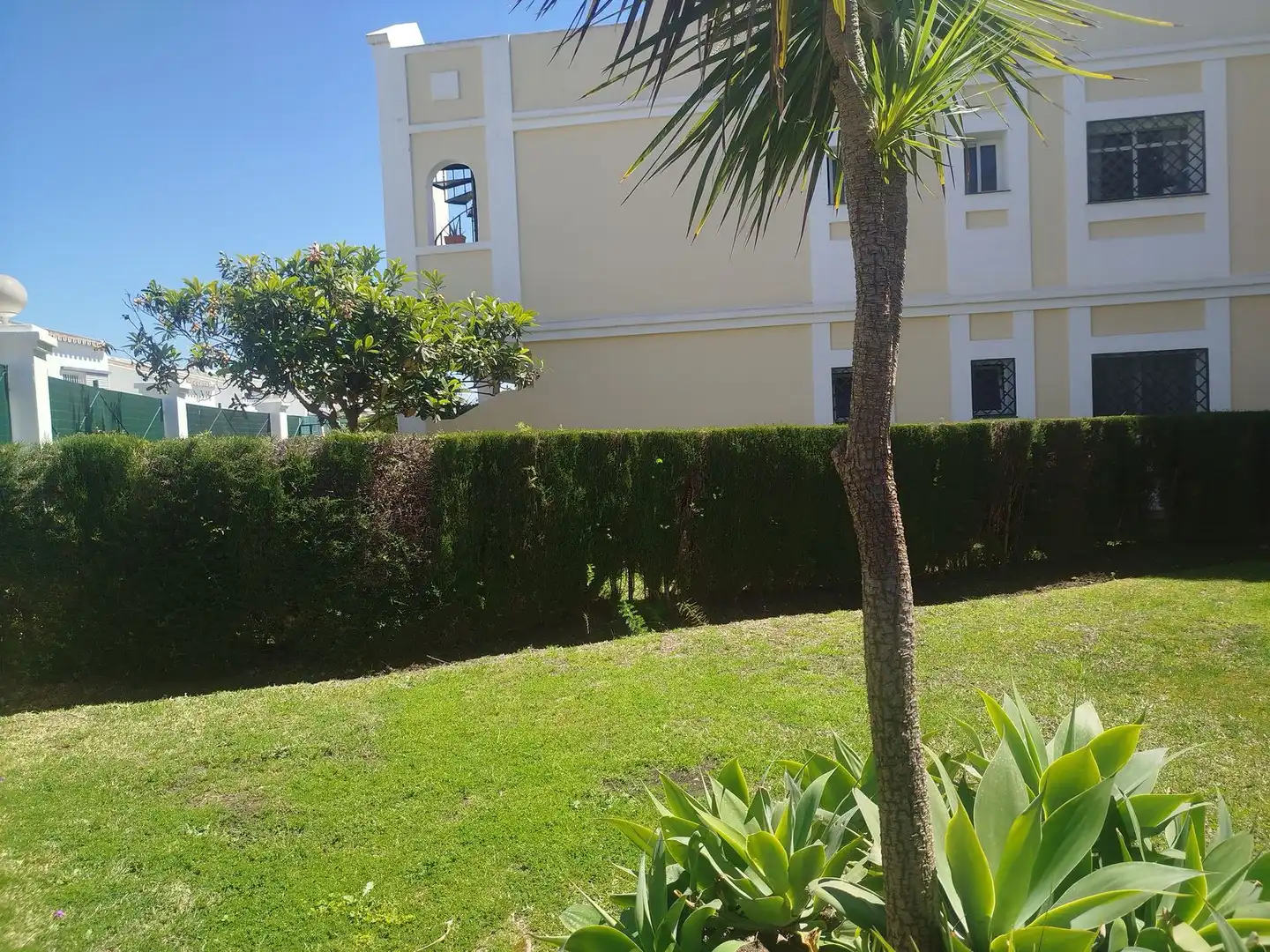 Jardín de Piso en venta en Marbella con Aire acondicionado, Terraza y Amueblado