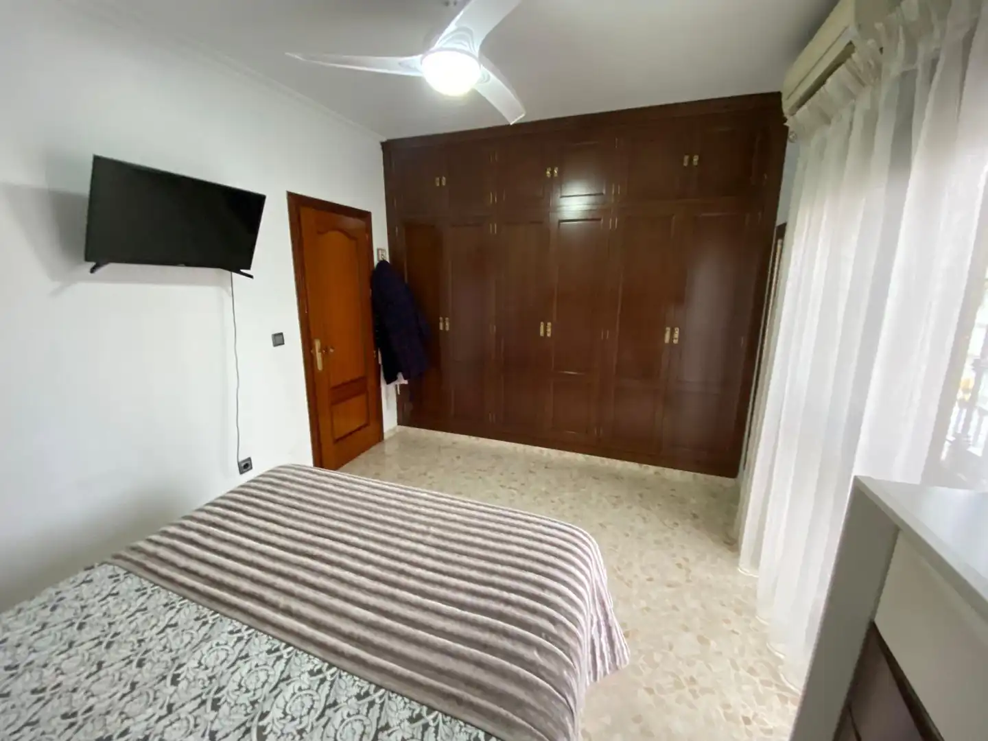 Bedroom of Houses for sale in Sevilla
