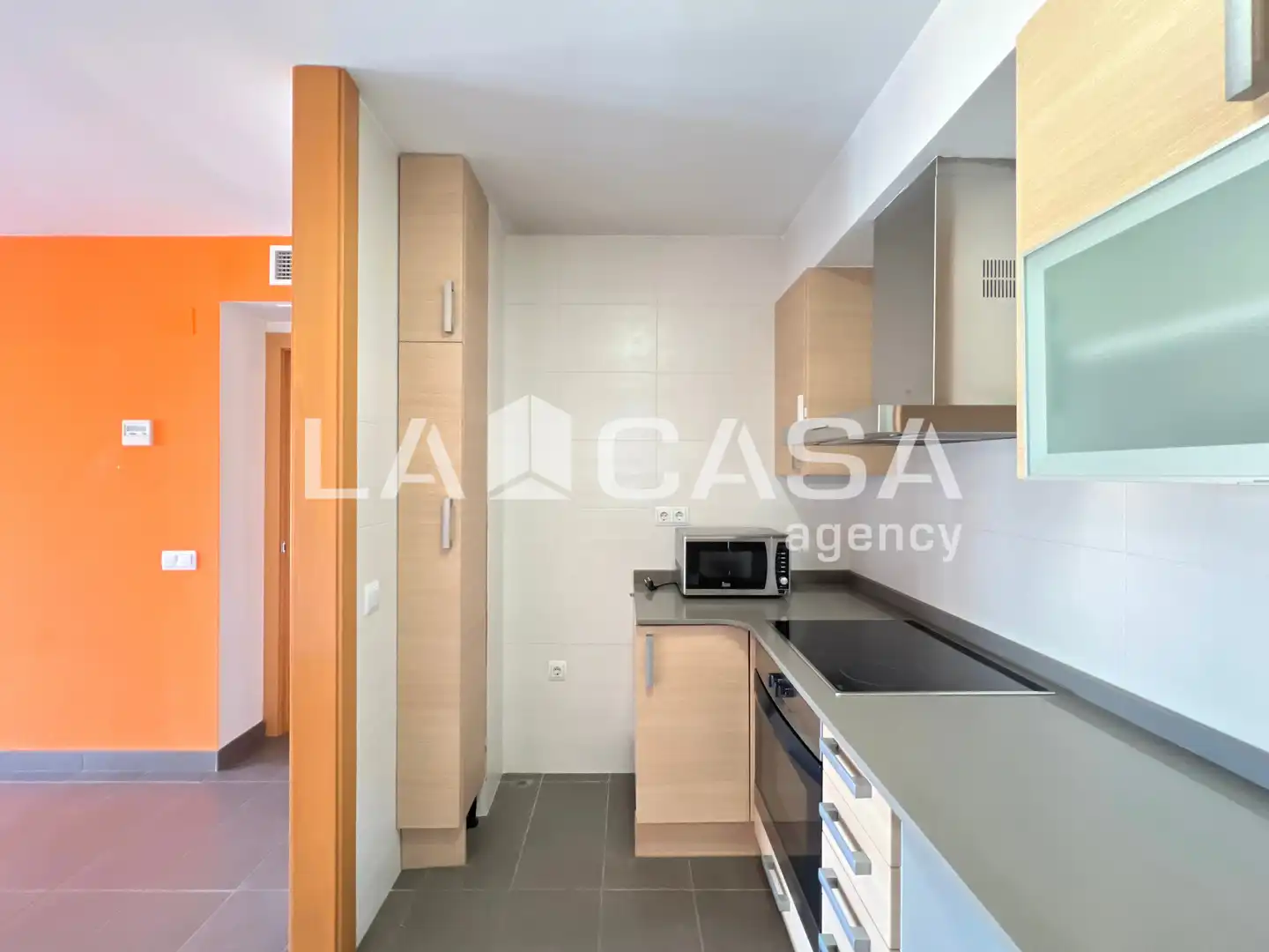 Küche von Dachboden zum Verkauf in Badalona mit Terrasse und Balkon