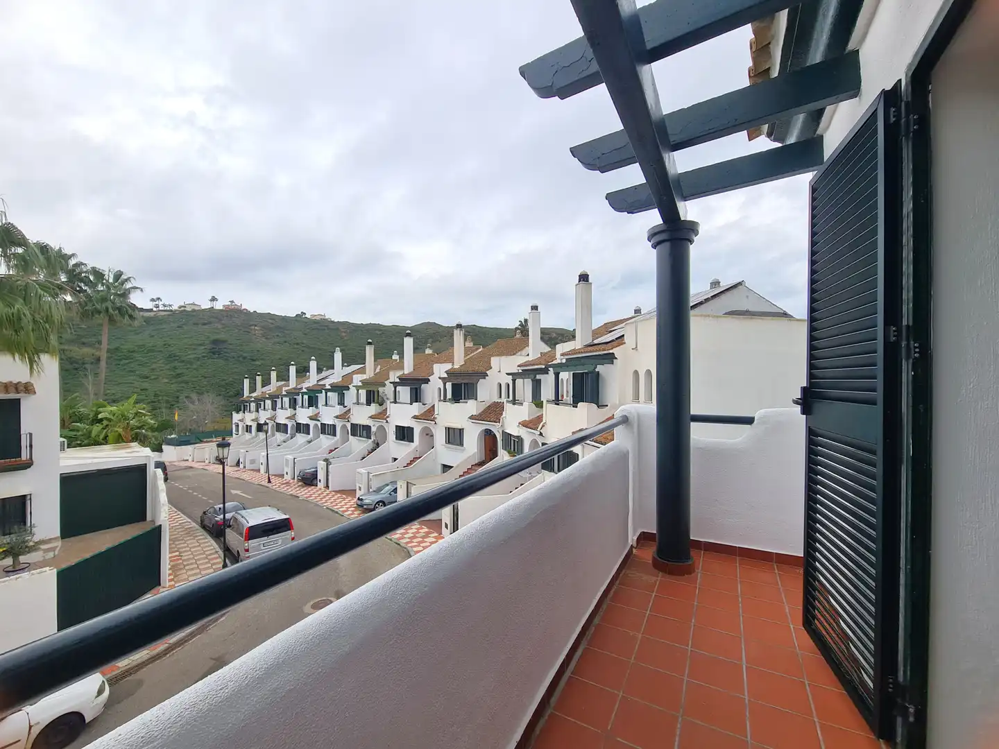 Vista exterior de Casa adosada en venta en Manilva con Terraza, Jacuzzi y Internet