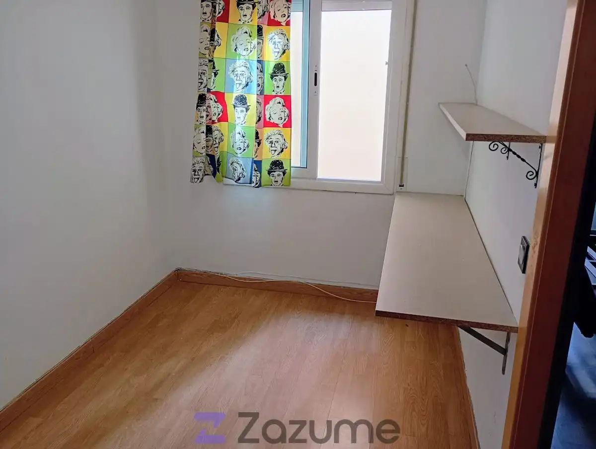 Habitación de Piso de alquiler en Barcelona con Parquet, Horno y Lavadora