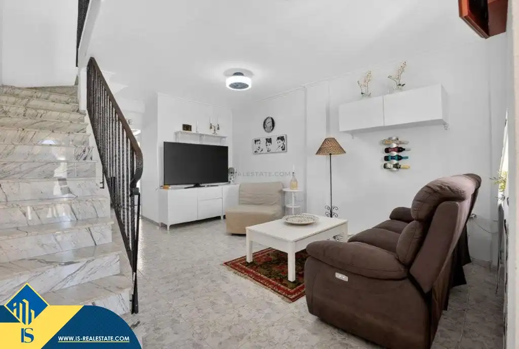 Haus mit Pool zum Verkauf in Nueva Torrevieja - Aguas Nuevas