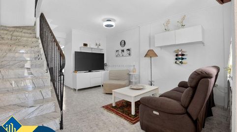 Casa con piscina comunitaria, en la provincia de Alicante, en la localidad de Torrevieja, en el barrio de La Mata. 2 habitaciones
