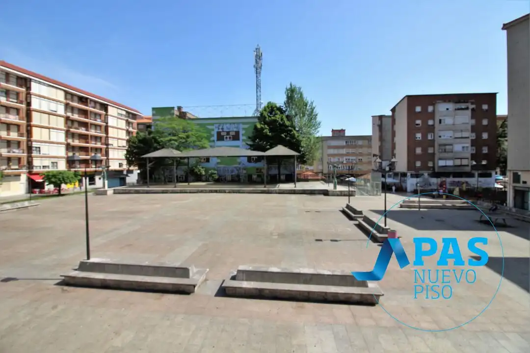 Parking de Piso en venta en Camargo con Calefacción y Amueblado