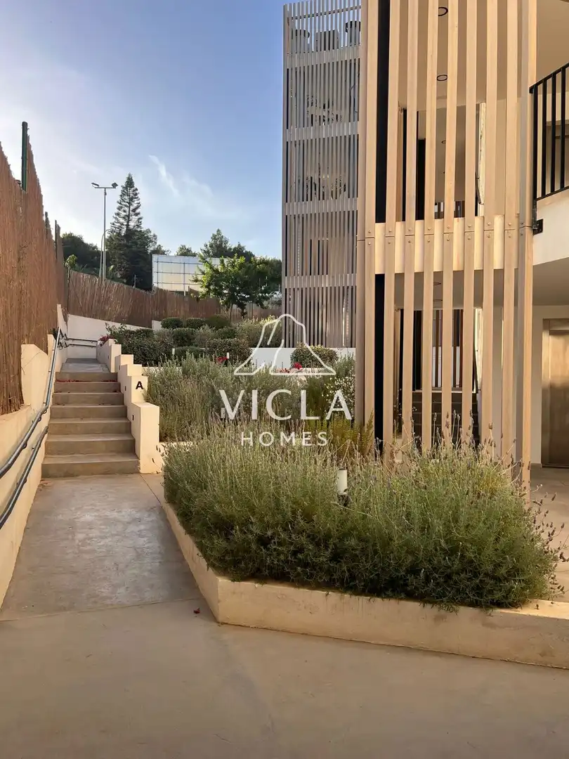 Außenansicht von Wohnung zur Miete in Santa Eulària des Riu mit Klimaanlage, Heizung und Terrasse