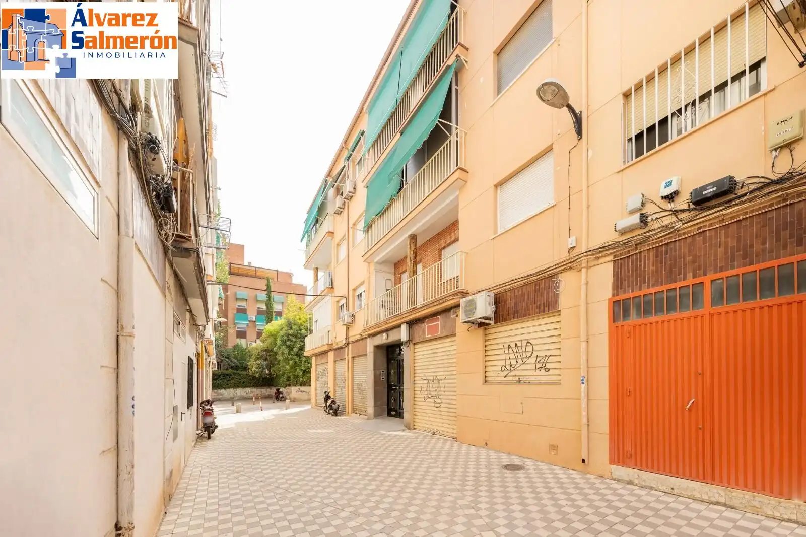 Außenansicht von Wohnung zum Verkauf in Granada mit Möbliert und Balkon