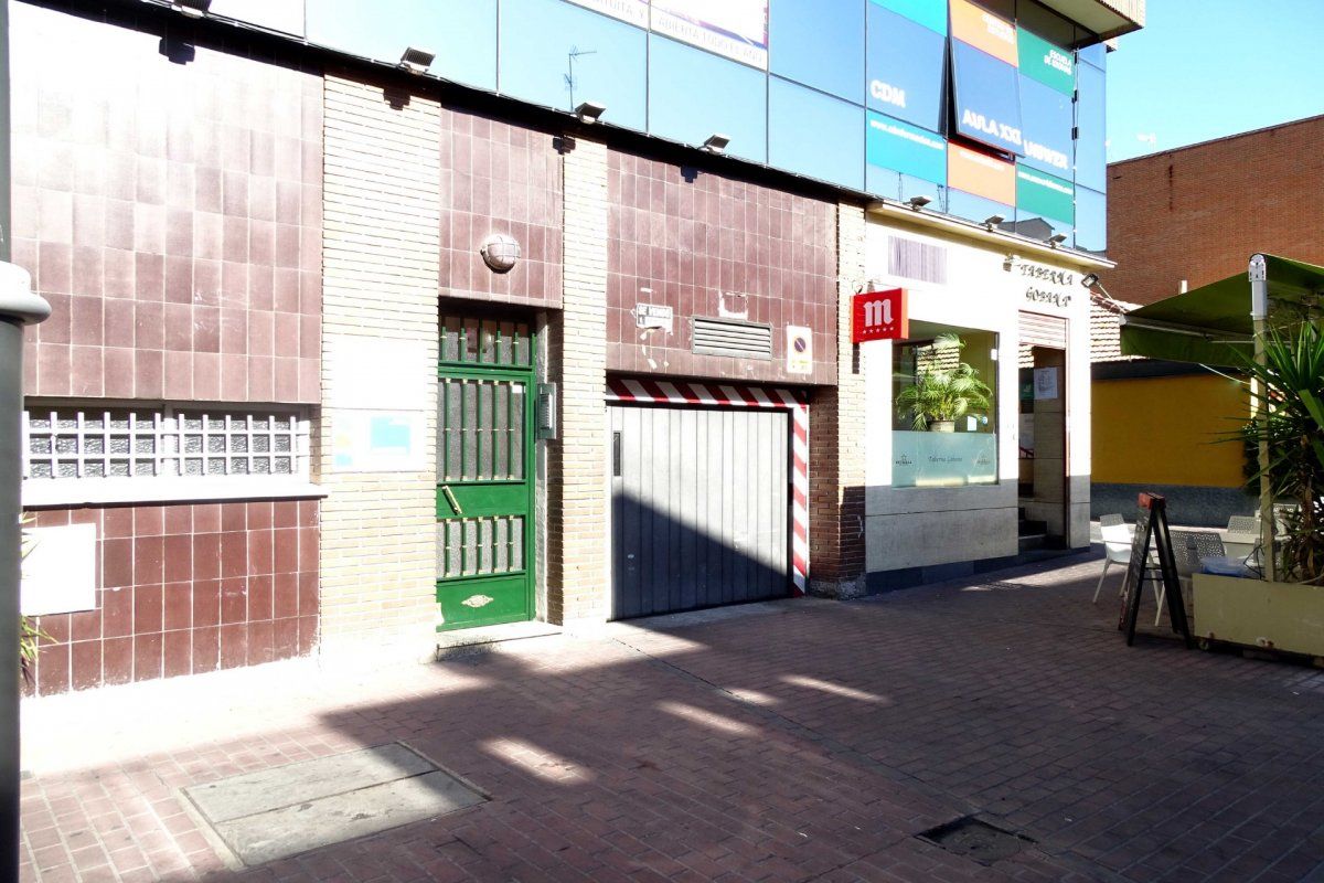 Vista exterior de Garatge en venda en Móstoles