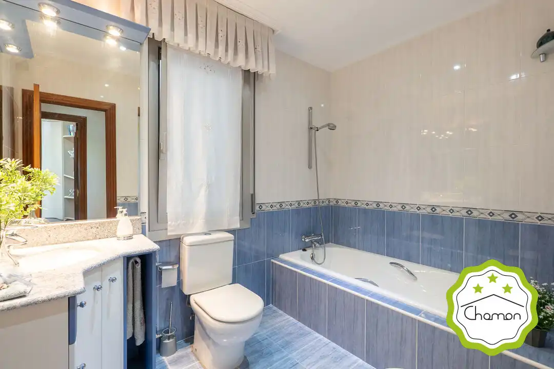 Bathroom of Flat for sale in Arrigorriaga  with Terrace