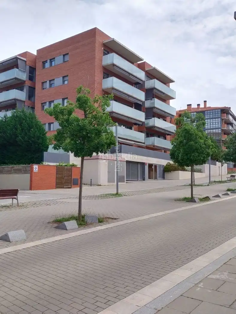 Individual de lloguer a Carrer de Josep Tarradellas 26