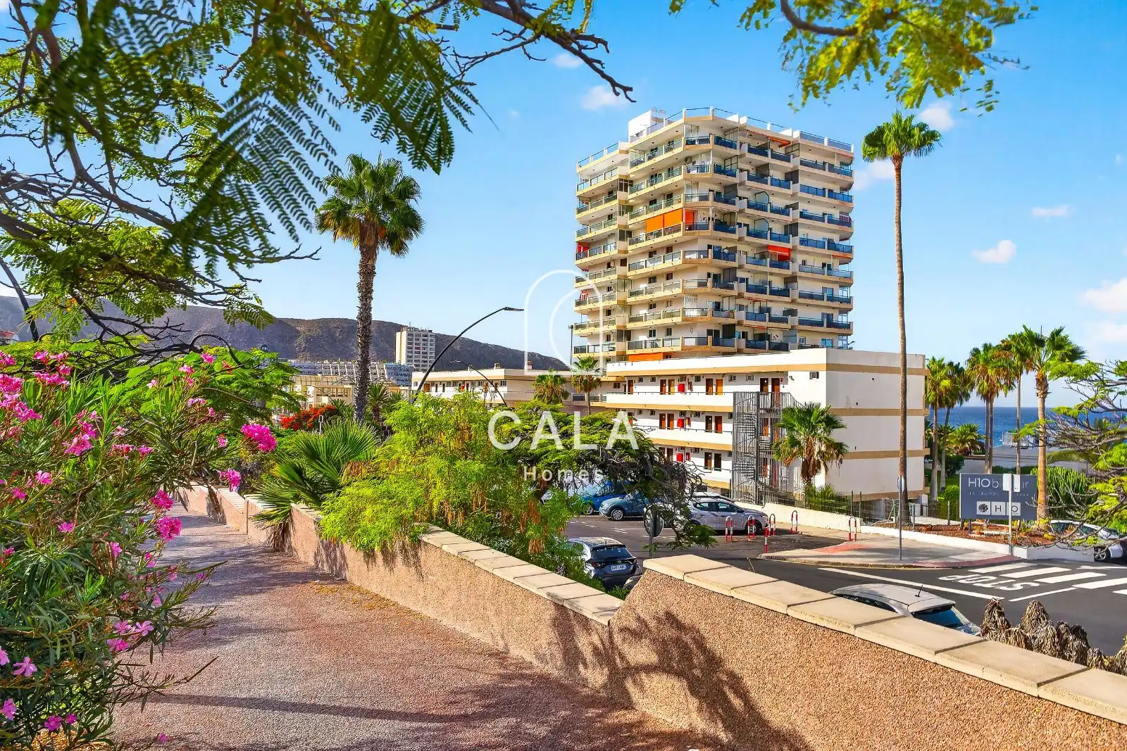 Exterior view of Flat for sale in Arona  with Air Conditioner, Heating and Terrace