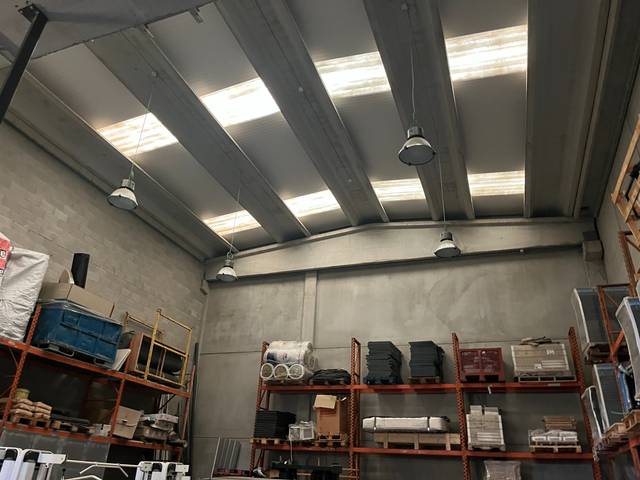 Nave industrial en Venta en Carrer Barcelona en Abrera