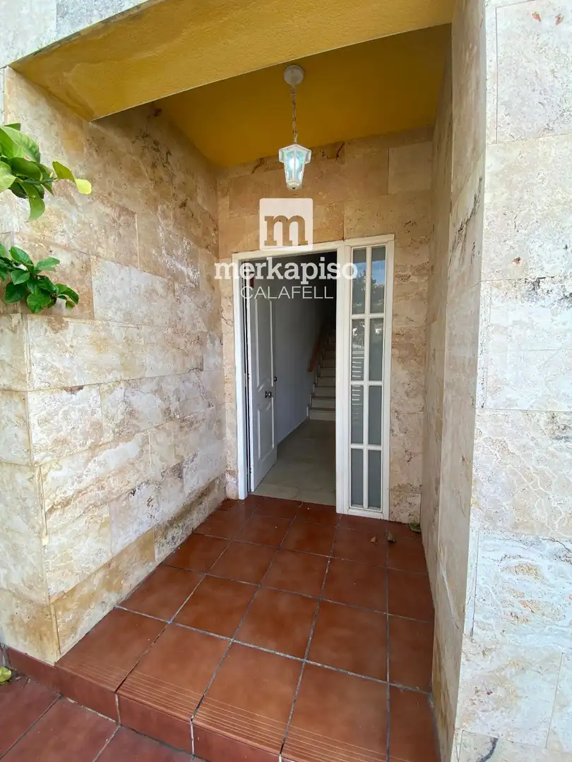 Einfamilien-Reihenhaus zum Verkauf in Calafell mit Heizung
