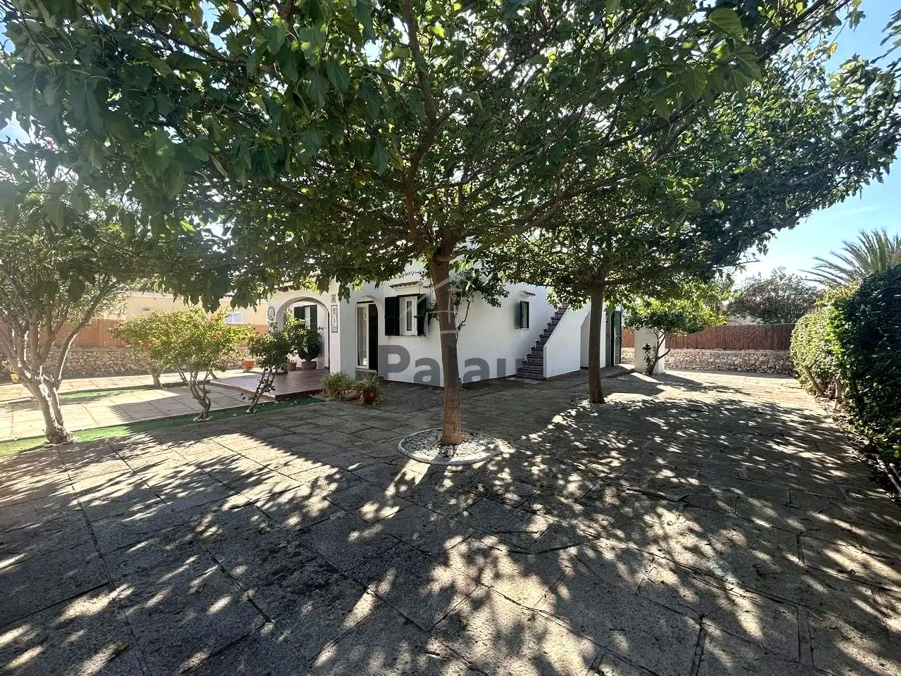 Casa con jardín en venta en Cala Blanca