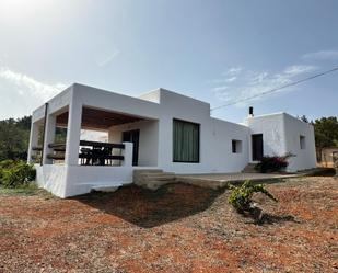 Vista exterior de Casa o xalet en venda en Santa Eulària des Riu amb Calefacció, Jardí privat i Terrassa