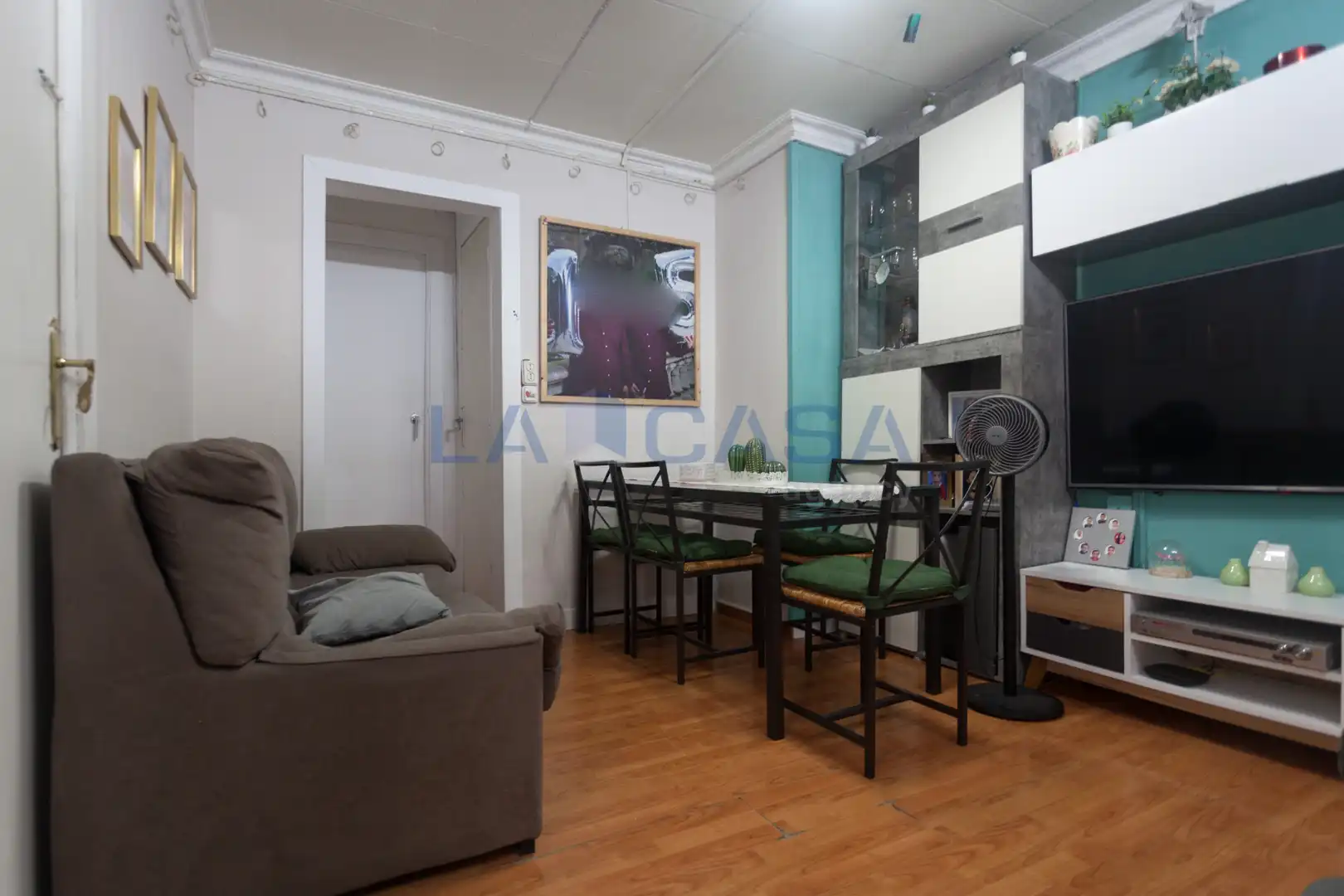 Sala de estar de Ático en venta en L'Hospitalet de Llobregat con Amueblado