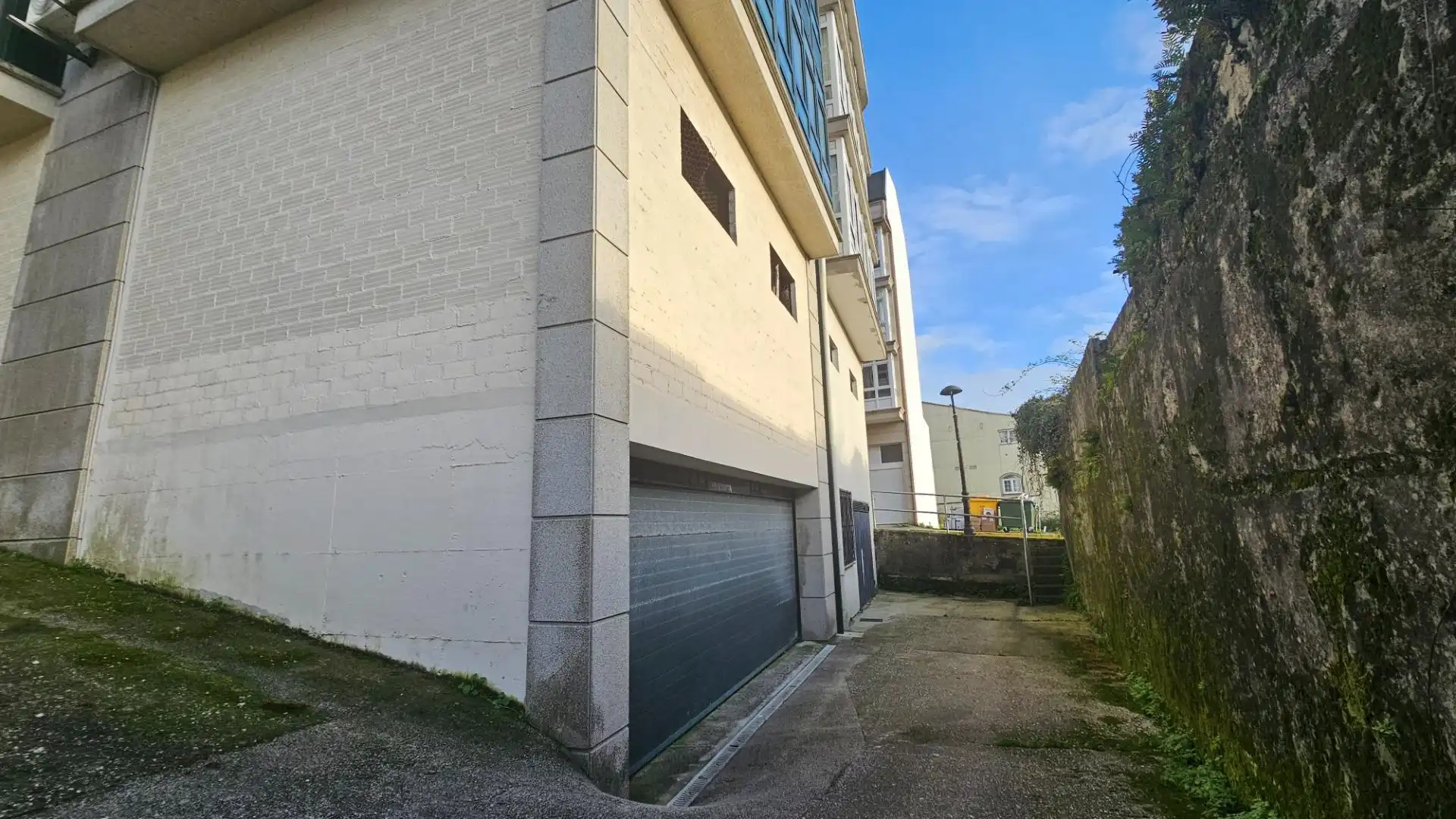 Parkplatz von Geschaftsraum zum Verkauf in Cee