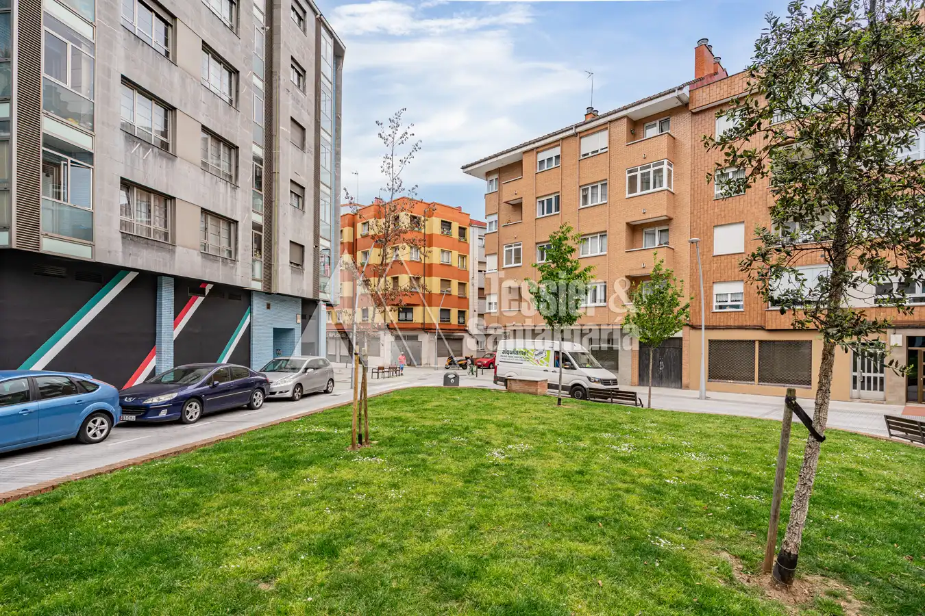 Vista exterior de Piso en venta en Gijón  con Calefacción, Trastero y Amueblado