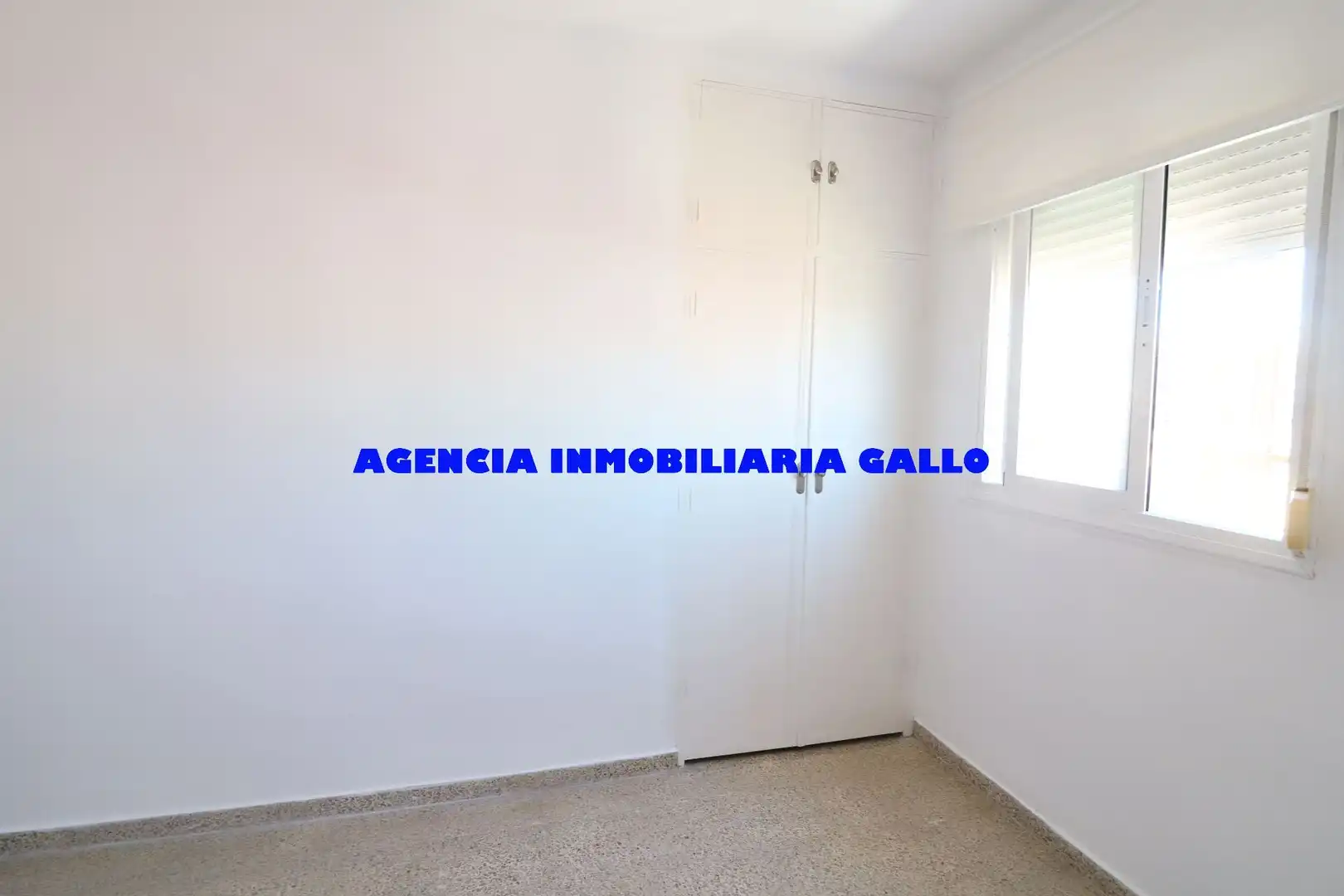 Habitación de Piso de alquiler en Sevilla con Aire acondicionado y Amueblado