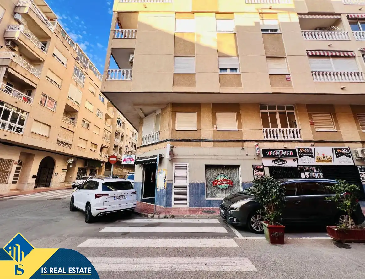 Vista exterior de Edifici en venda en Torrevieja
