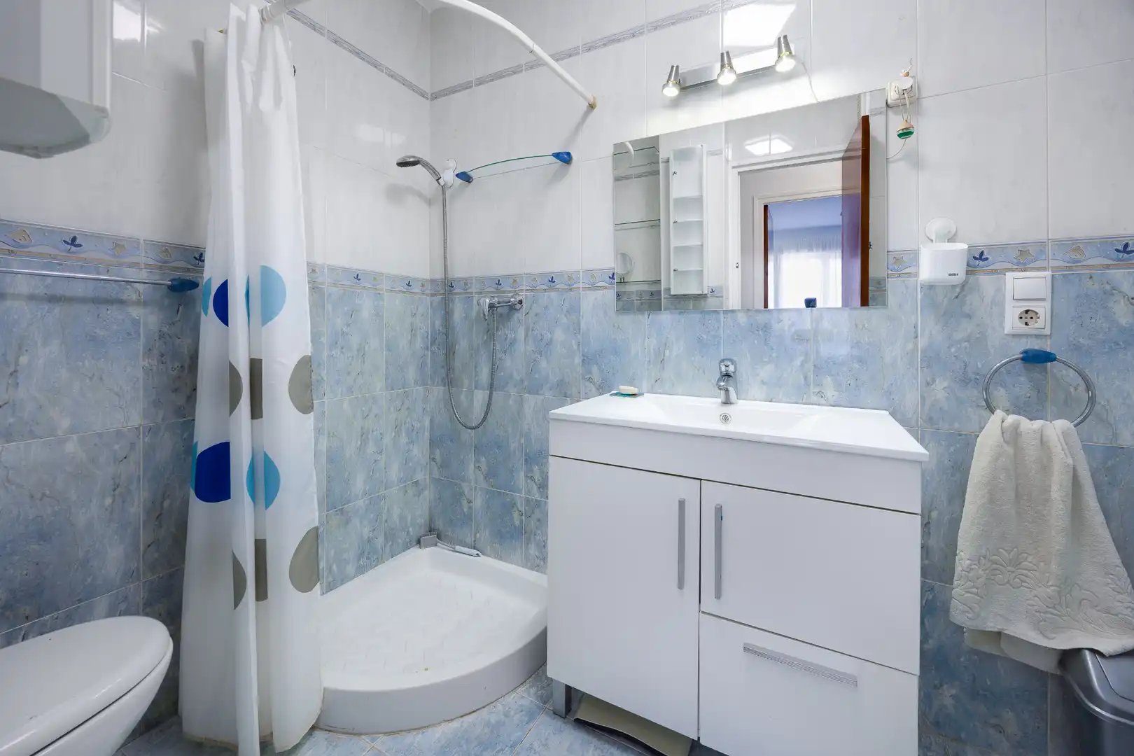 Bany de Pis en venda en Torrevieja amb Aire condicionat i Terrassa