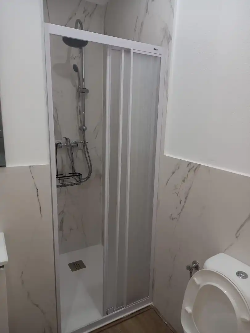 Baño de Piso de alquiler en Murcia con Aire acondicionado, Calefacción y Terraza