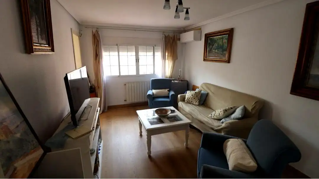 Sala de estar de Casa o chalet en venta en Badajoz con Aire acondicionado, Calefacción y Parquet