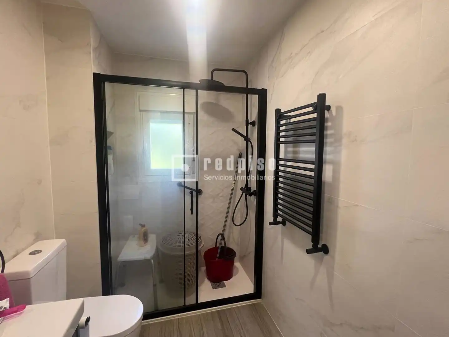 Baño de Piso en venta en Madrid con Calefacción, Terraza y Amueblado