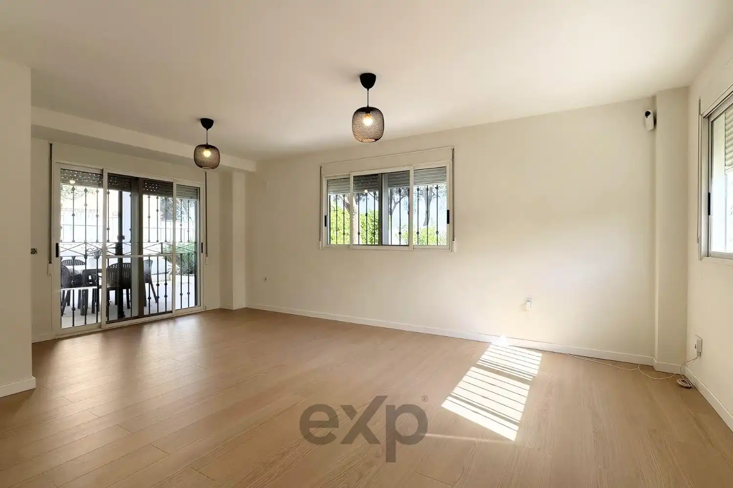 Sala de estar de Casa o chalet en venta en Riba-roja de Túria con Aire acondicionado, Jardín privado y Terraza