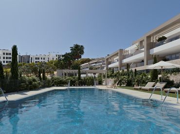 Apartament amb piscina en venda a Estepona Pueblo