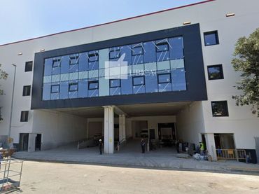Nau industrial amb ascensor de lloguer a Bellvitge - El Gornal - Granvia LH