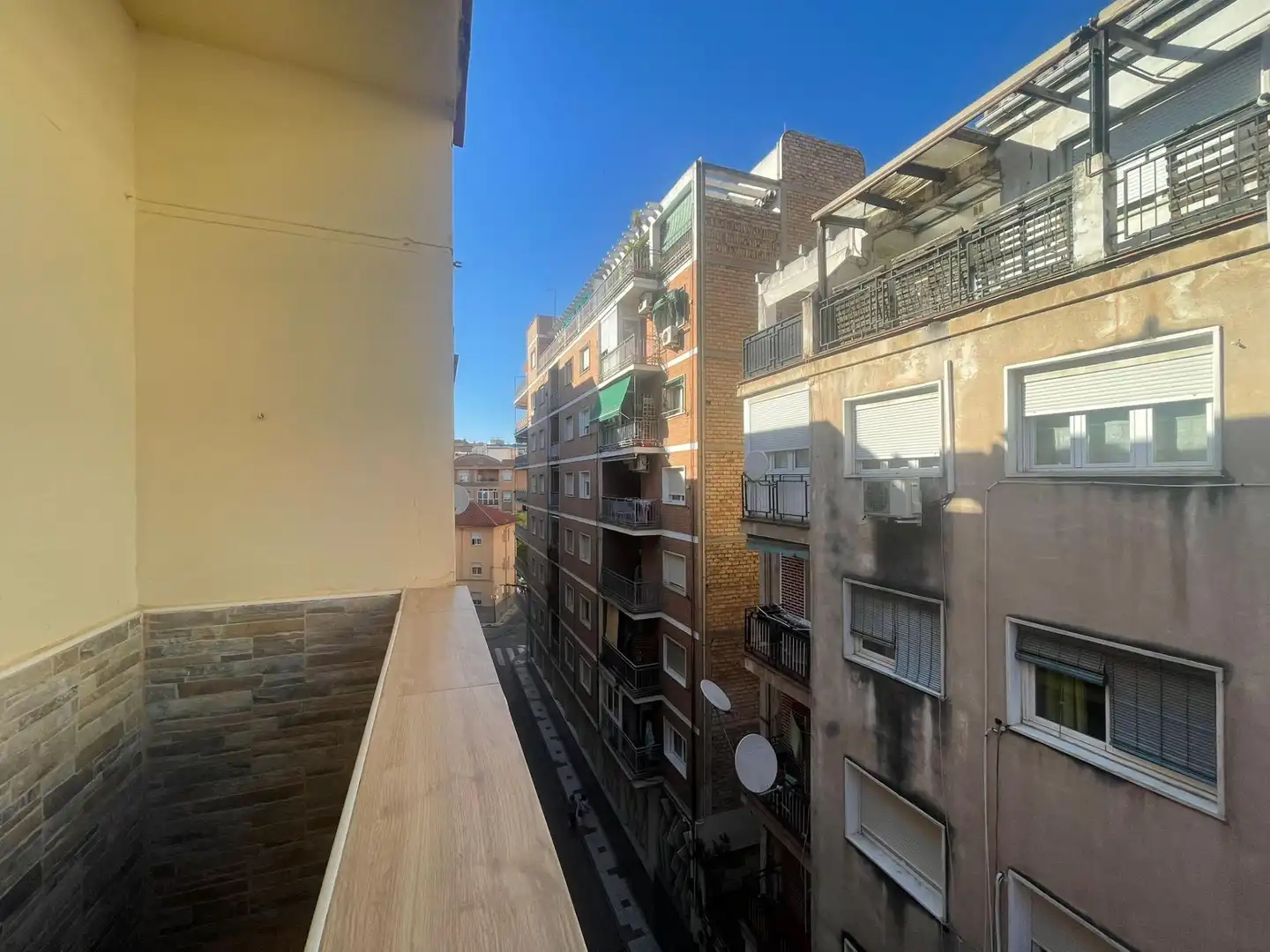 Exterior view of Flat for sale in Granada  with Air Conditioner, Heating and Balcony