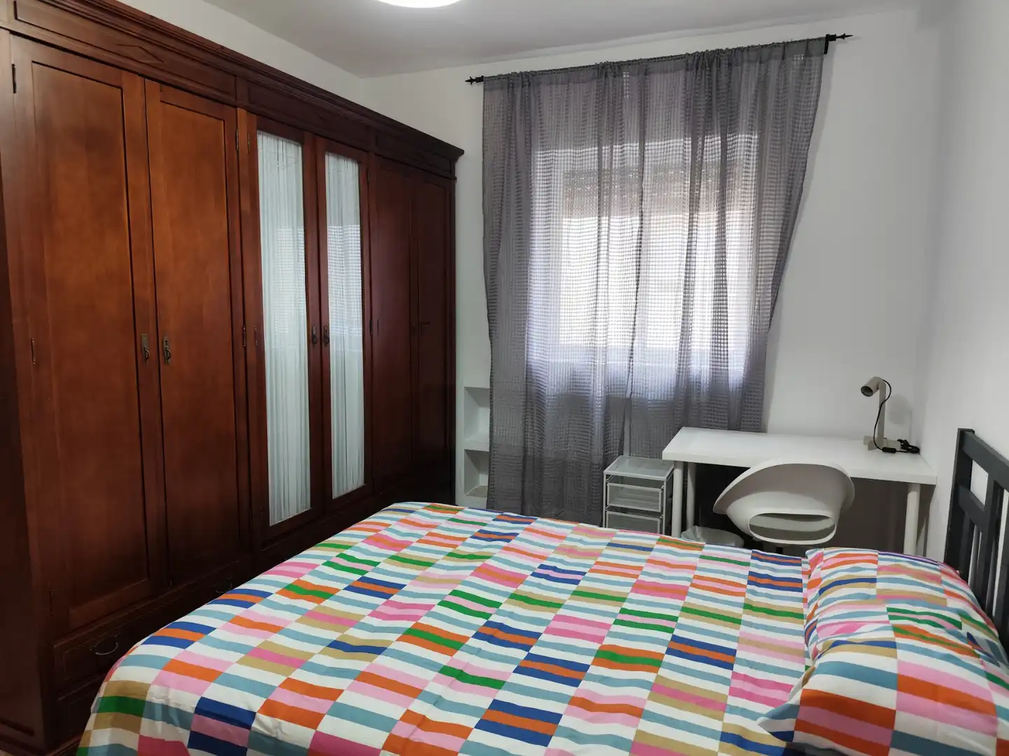 Flat for rent in Calle Ramón y Cajal, Centro