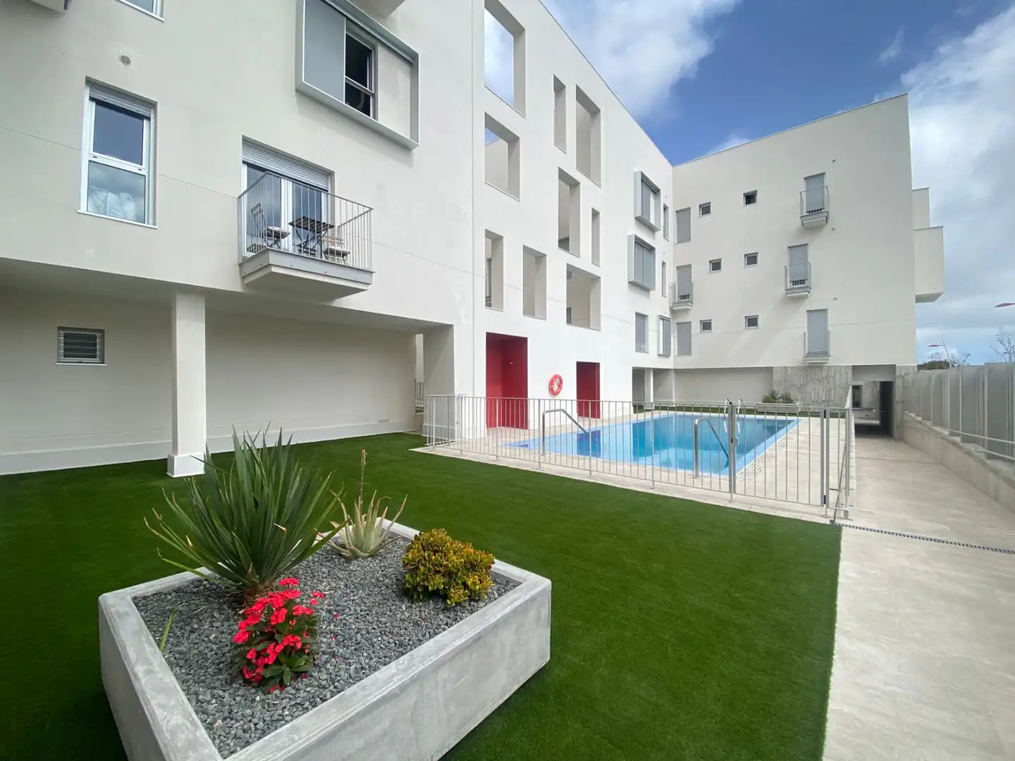 Exterior view of Flat for rent in Las Palmas de Gran Canaria  with Parquet flooring, Storage room and Swimming Pool