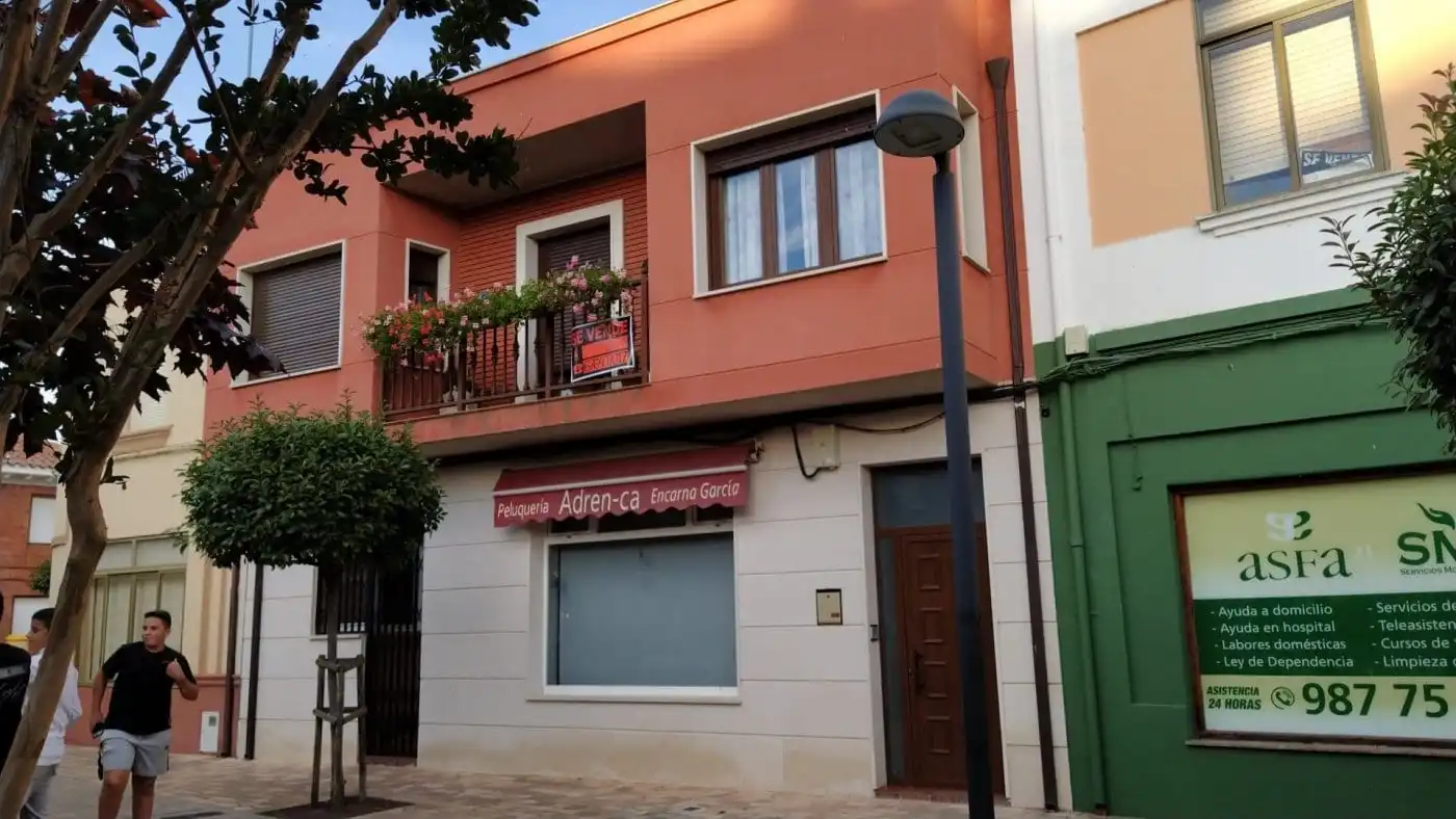 Exterior view of Houses for sale in Santa María del Páramo  with Heating, Private garden and Parquet flooring