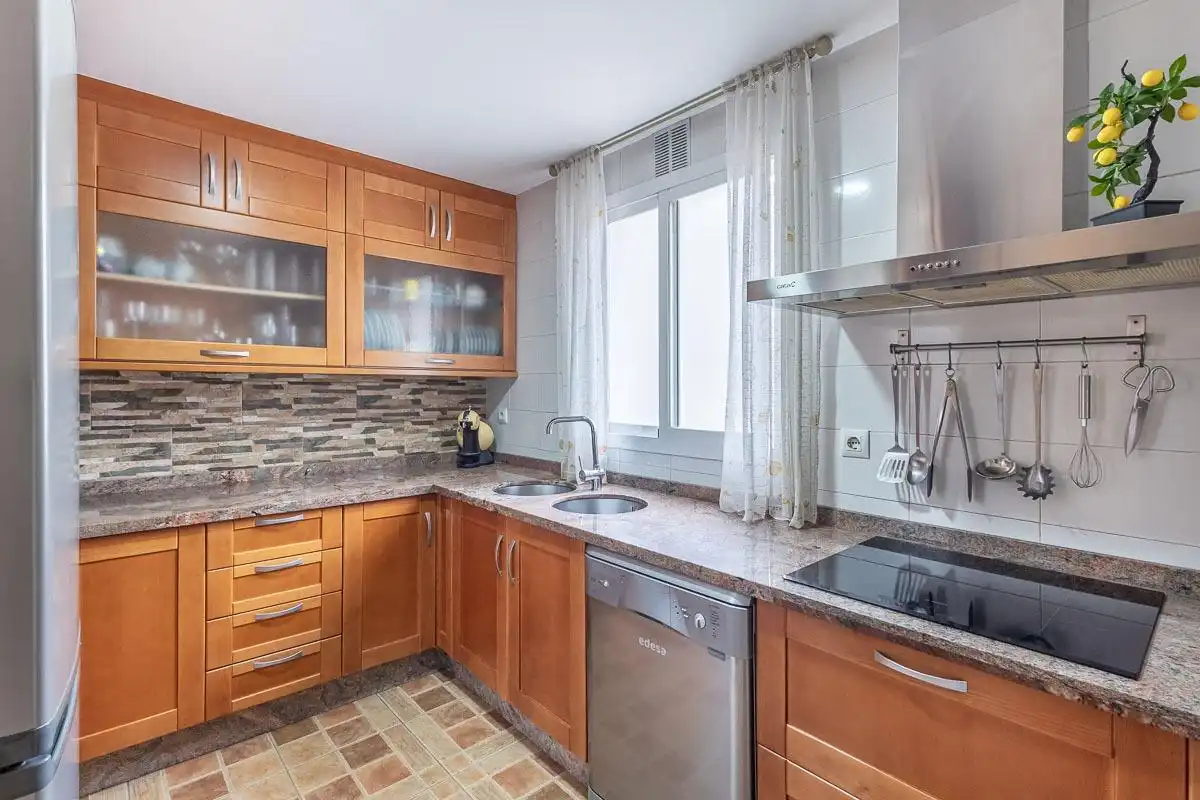 Kitchen of Flat for sale in Granada