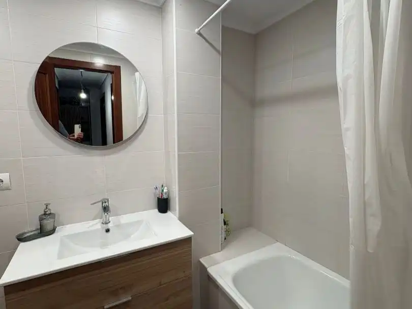 Bany de Pis de lloguer en Potes amb Parquet, Terrassa i Moblat