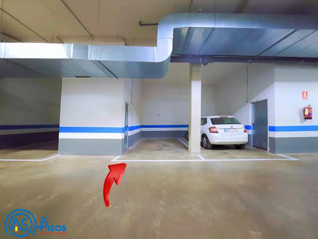 Parking de Piso de alquiler en Cadrete con Calefacción, Jardín privado y Parquet