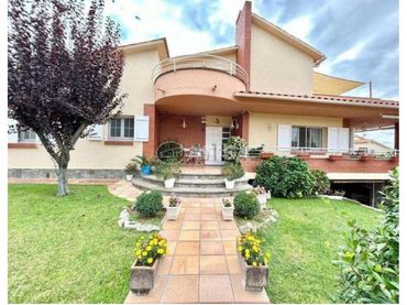 Villa avec piscine à vendre à Cànoves I Samalús
