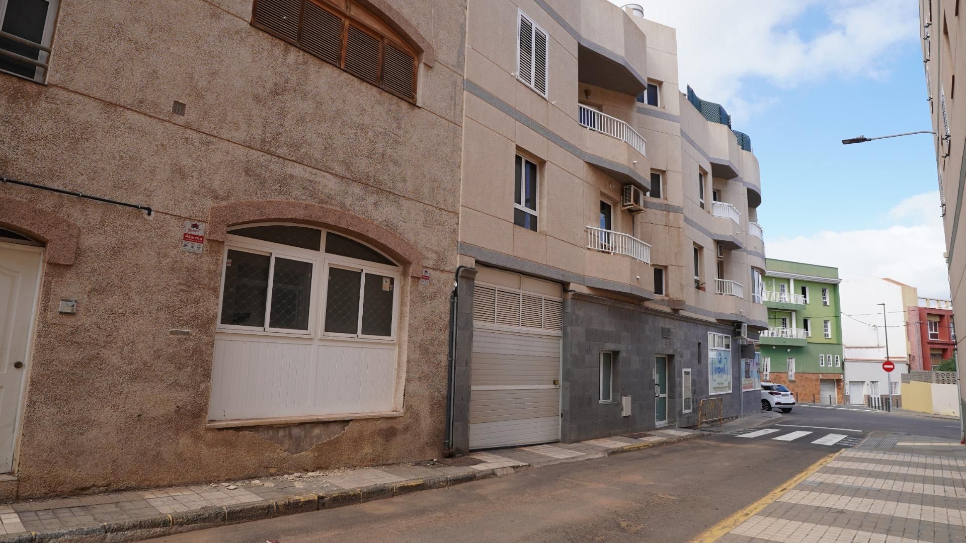 Exterior view of Flat for sale in Ingenio  with Storage room and Balcony