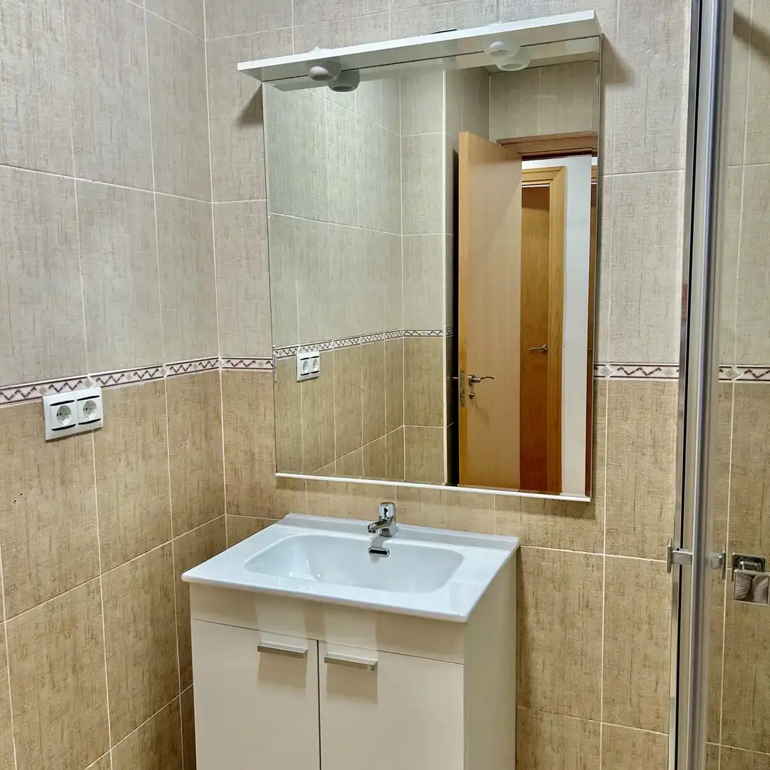 Baño de Piso de alquiler en Riba-roja de Túria con Terraza, Trastero y Piscina