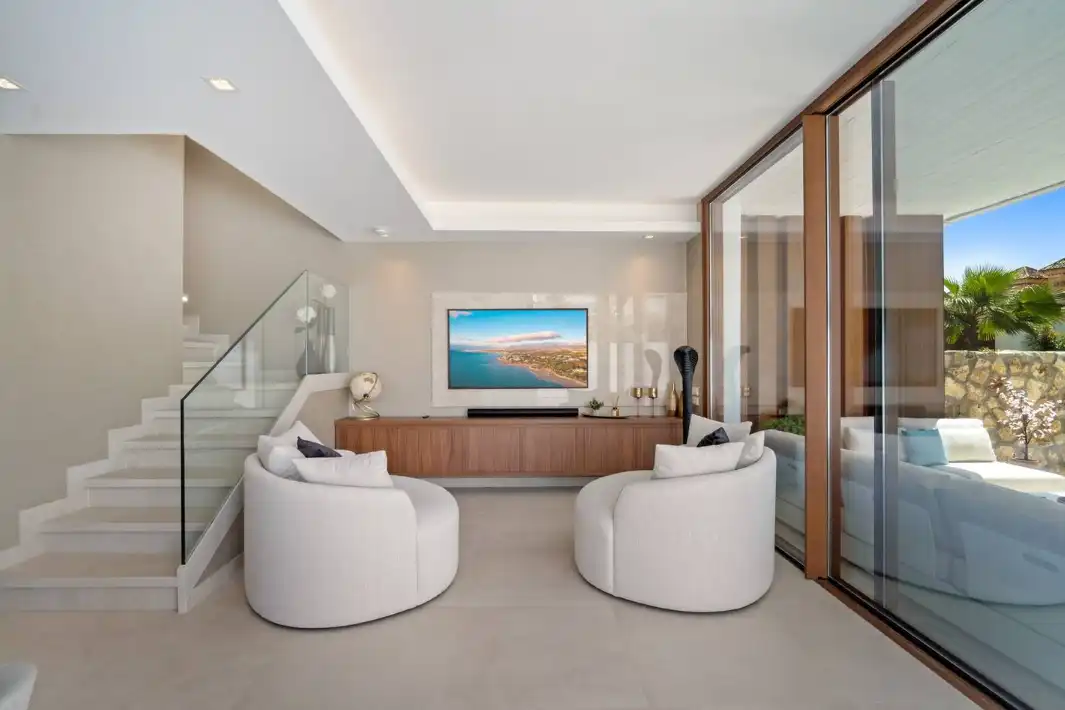 Sala d'estar de Casa adosada de lloguer en Marbella amb Aire condicionat, Calefacció i Jardí privat
