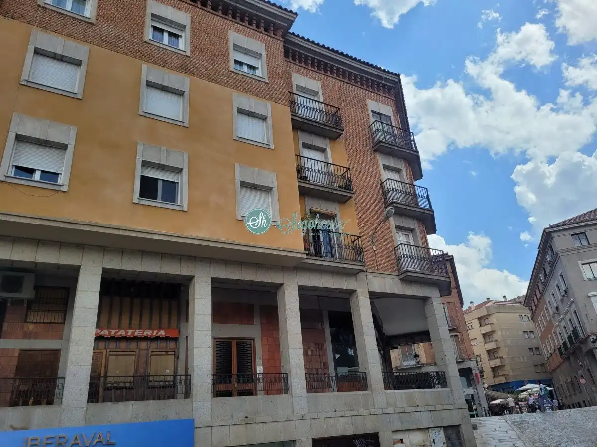 Vista exterior de Piso de alquiler en Segovia con Calefacción y Balcón