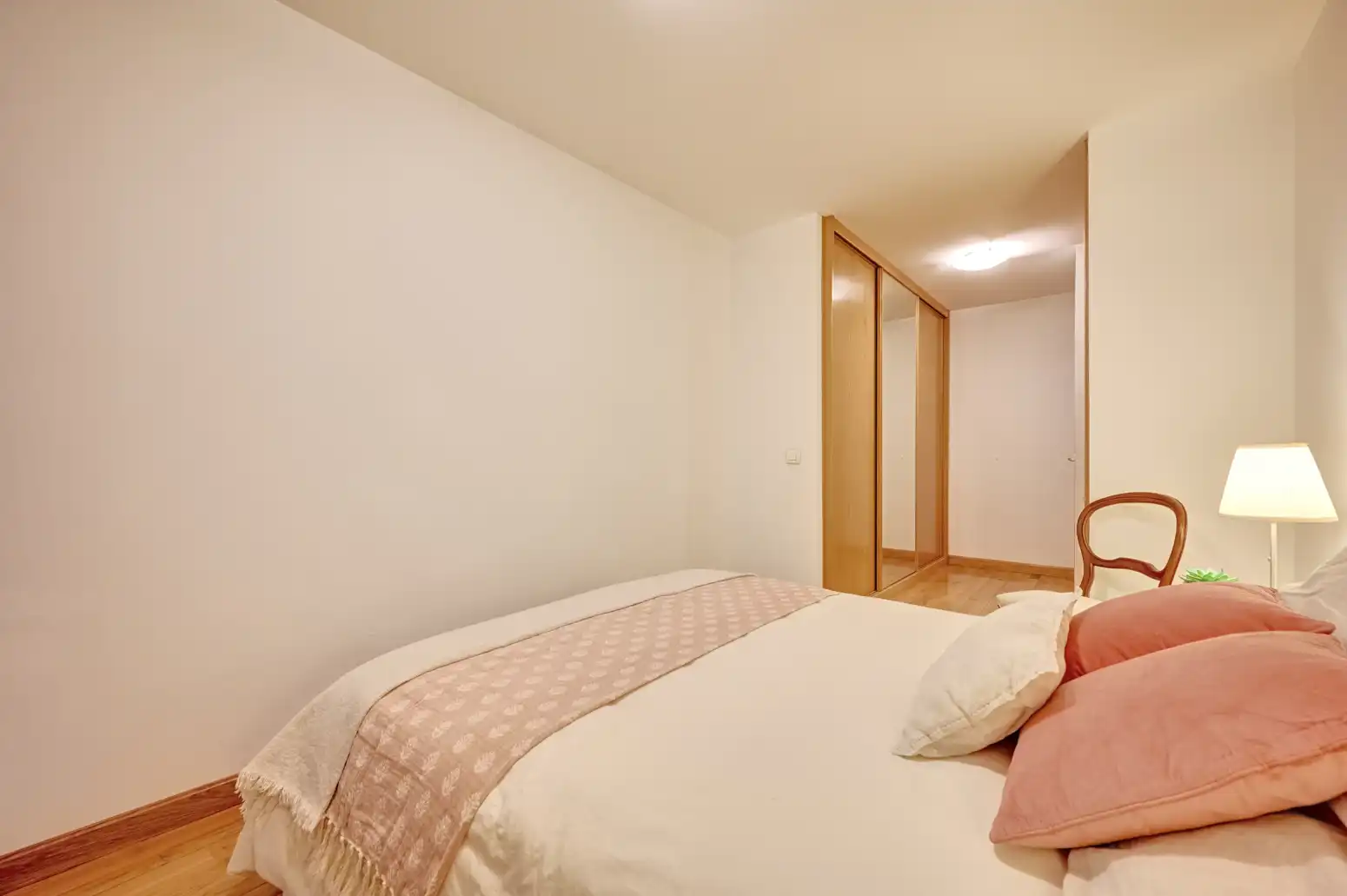 Bedroom of Flat for sale in  Pamplona / Iruña  with Heating, Parquet flooring and Storage room