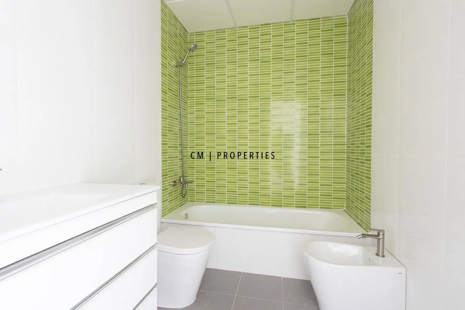 Baño de Casa adosada en venta en Chiva con Aire acondicionado, Calefacción y Jardín privado