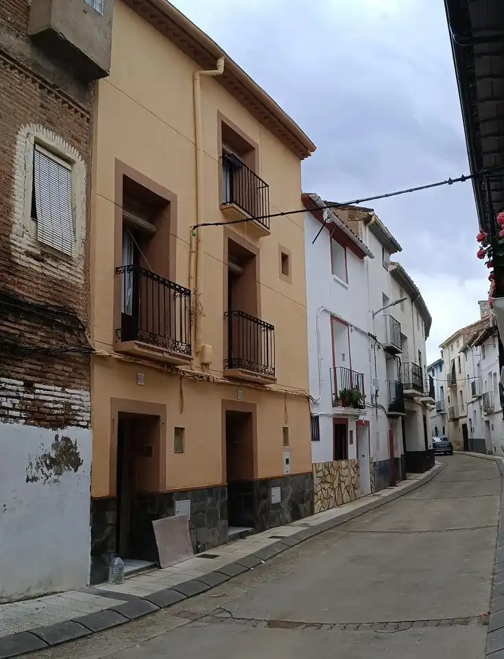 Vista exterior de Casa o xalet en venda en Sabiñán amb Jardí privat, Terrassa i Moblat