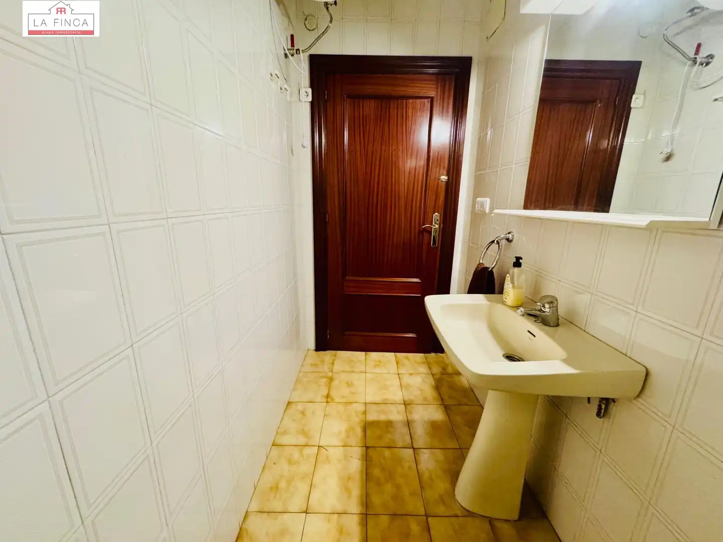 Bathroom of Flat for sale in Málaga  with Air Conditioner and Parquet flooring